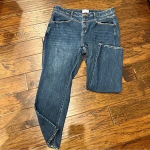 NEW Women's mid-rise relaxed straight Denim Jeans.*